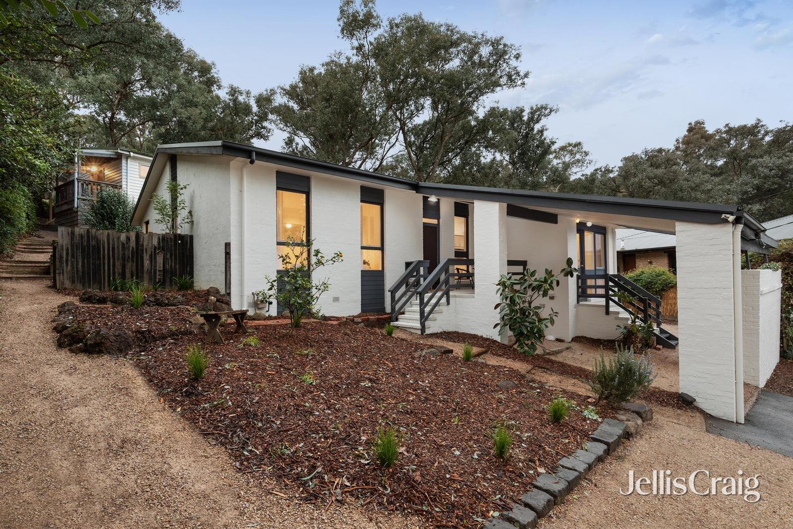 15 Fairdell Crescent, Hurstbridge image 1