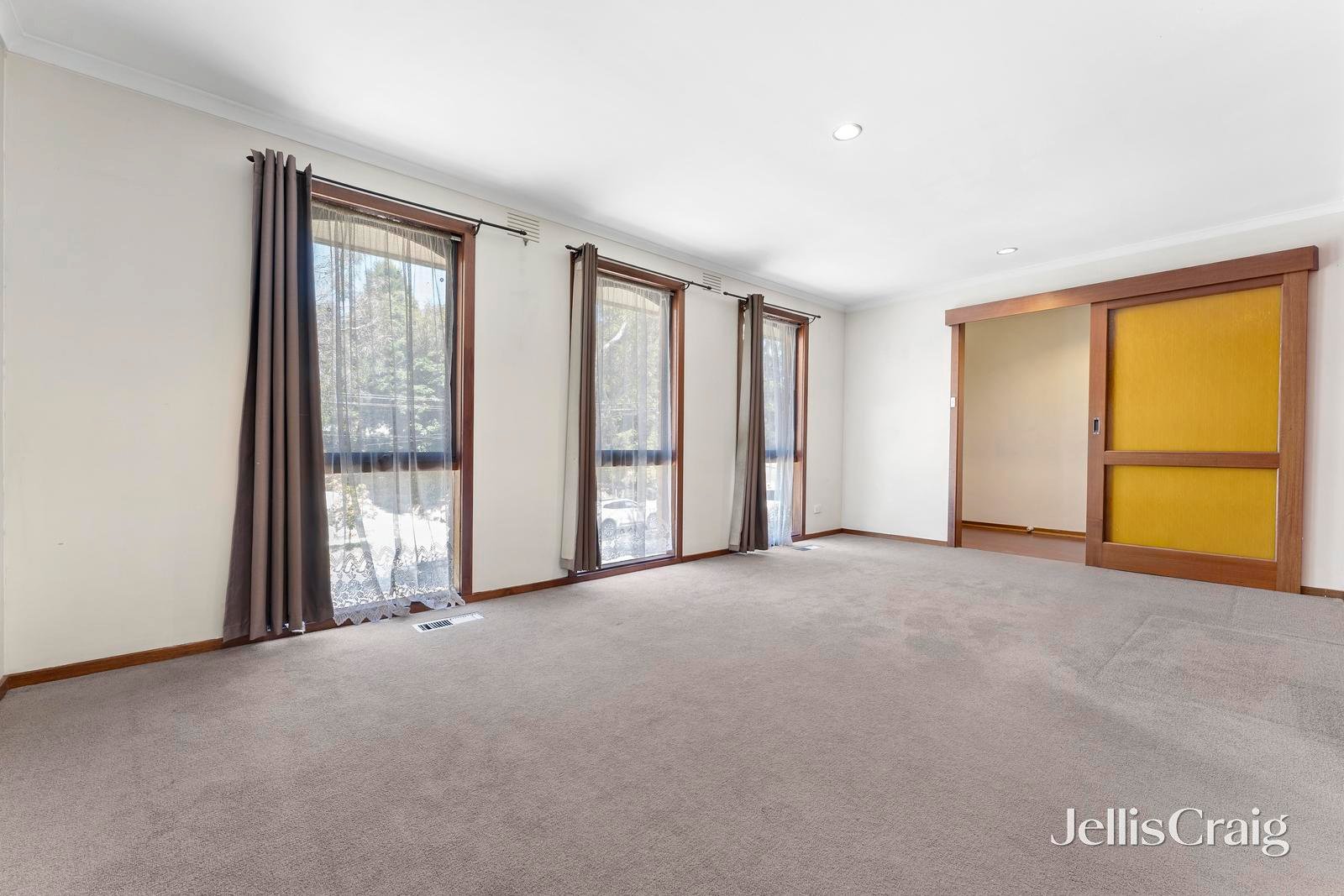 15 Felgate Parade, Vermont South image 4