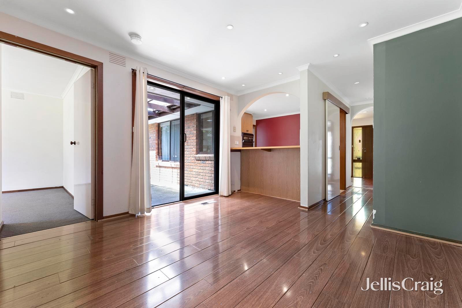 15 Felgate Parade, Vermont South image 5