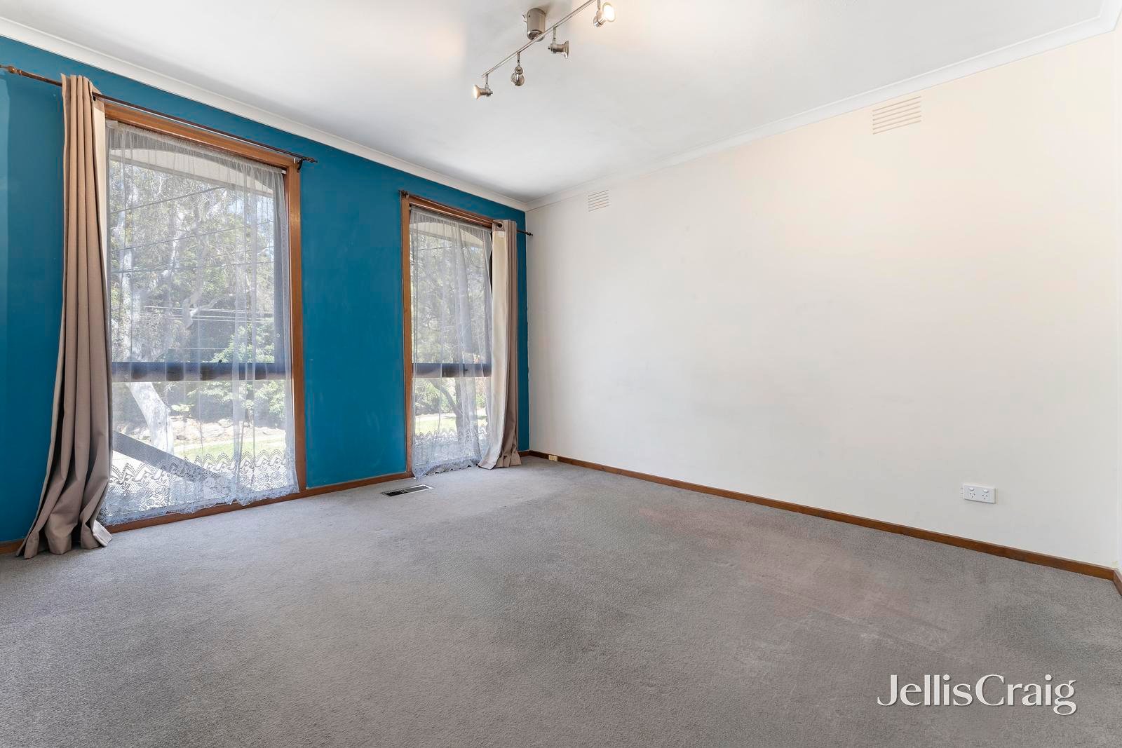 15 Felgate Parade, Vermont South image 8