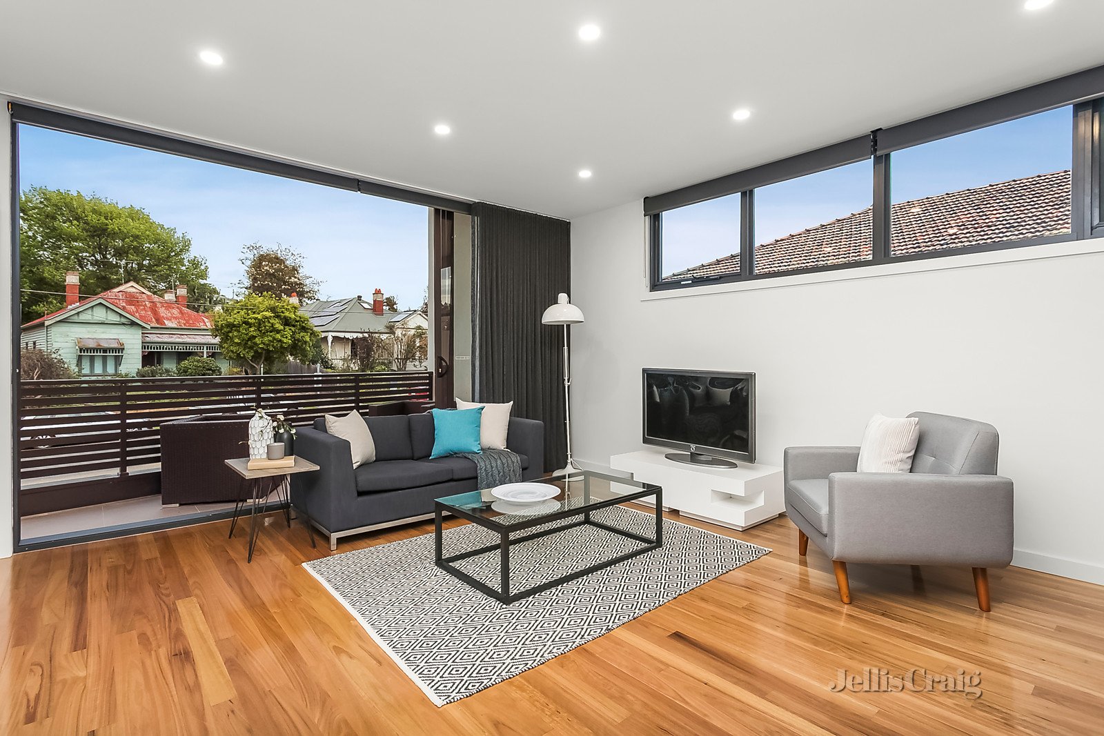 1/5 Flower Street, Essendon image 4