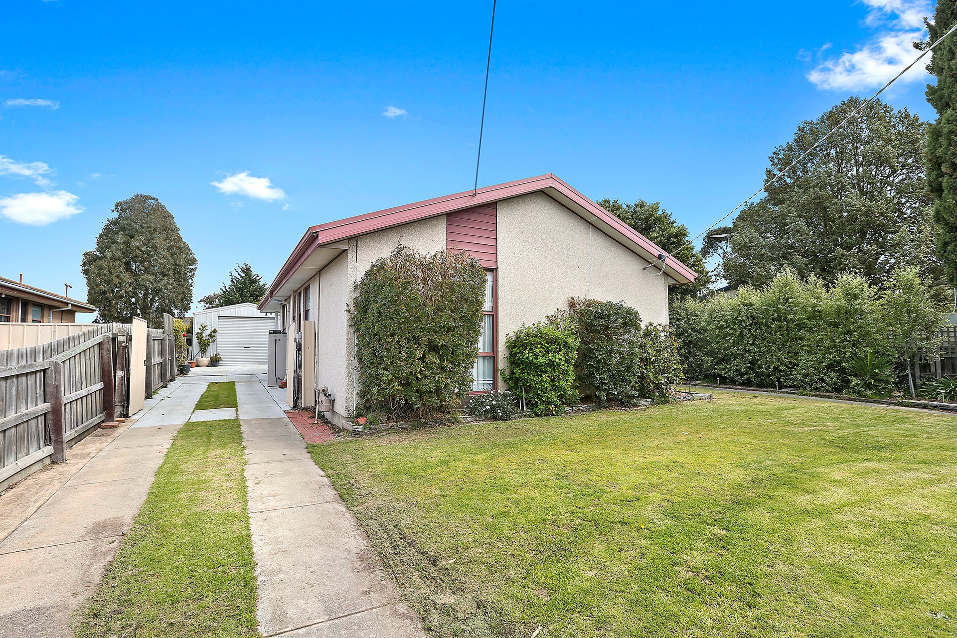 15 Freedom Court, Whittington image 1