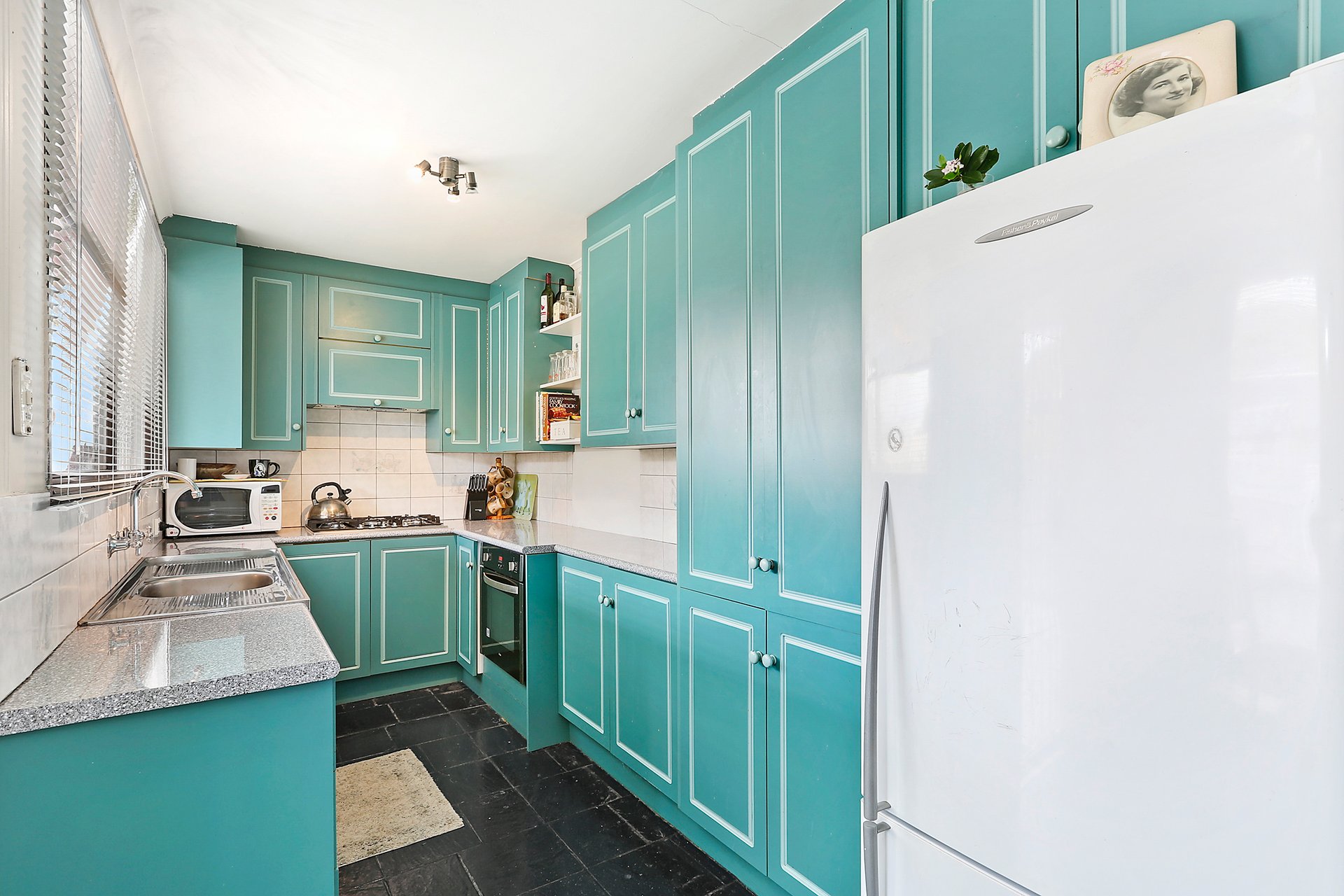 15 Freedom Court, Whittington image 3