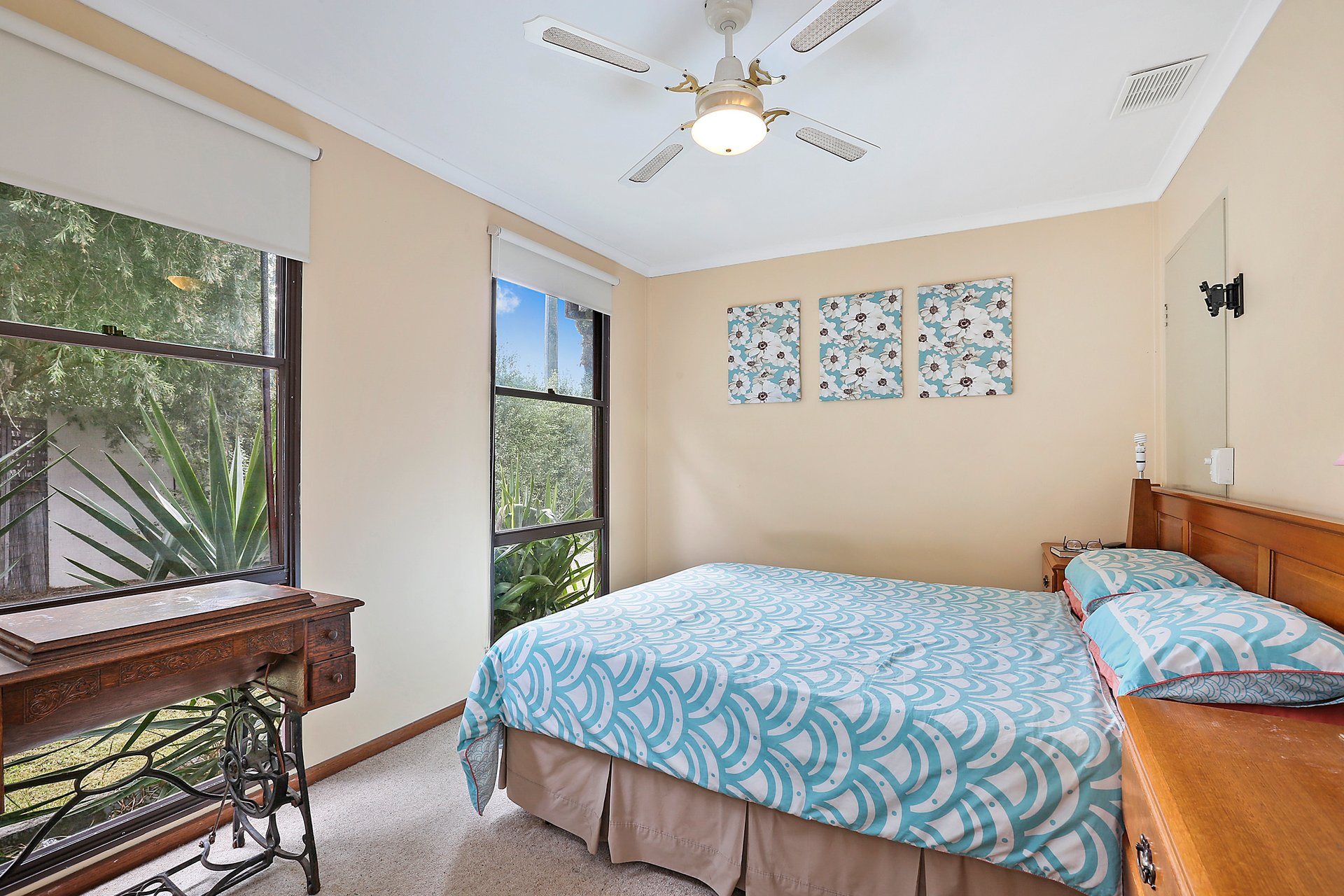 15 Freedom Court, Whittington image 5