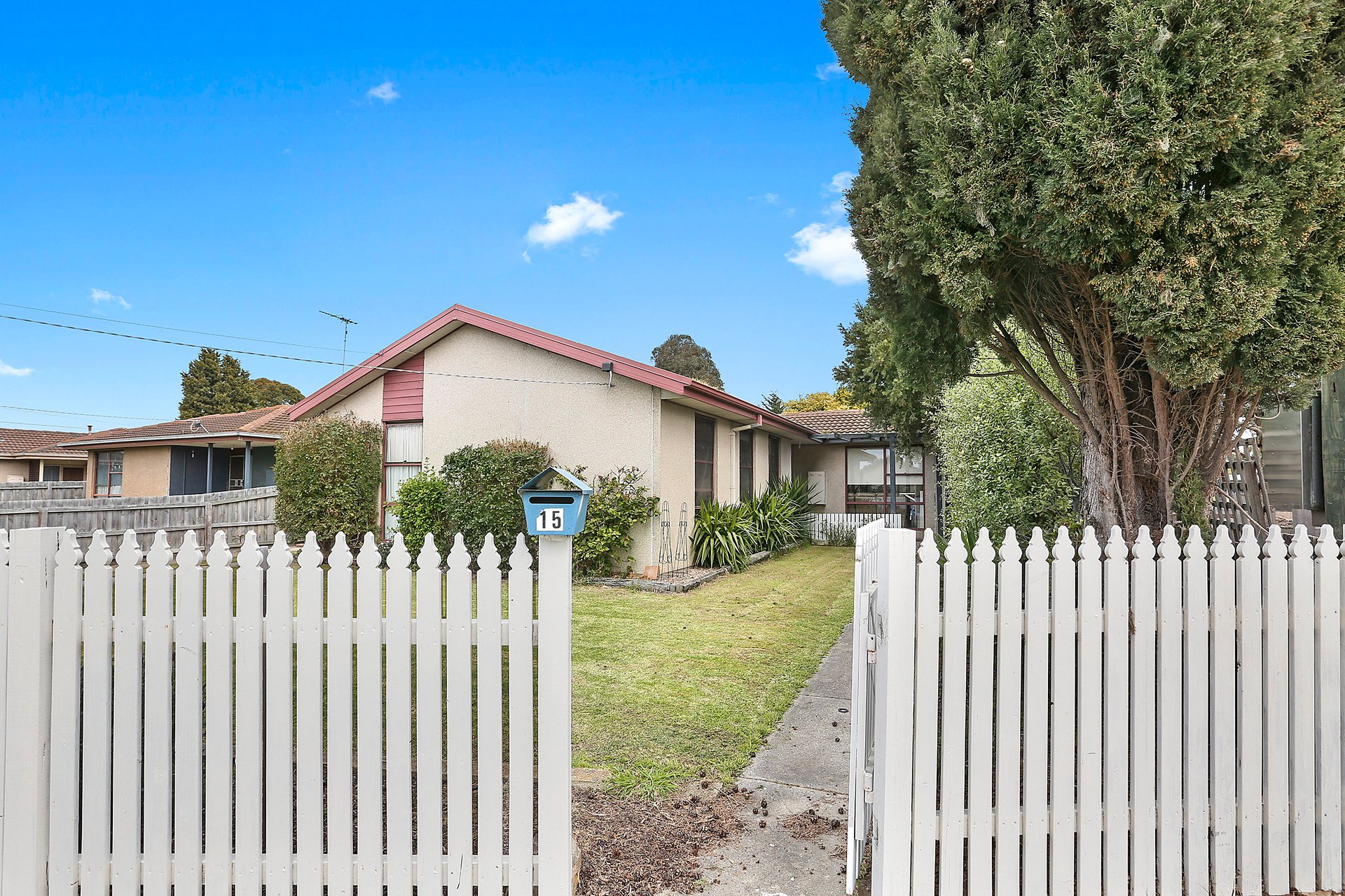 15 Freedom Court, Whittington image 1