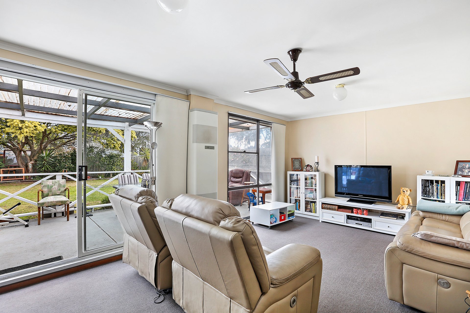 15 Freedom Court, Whittington image 2