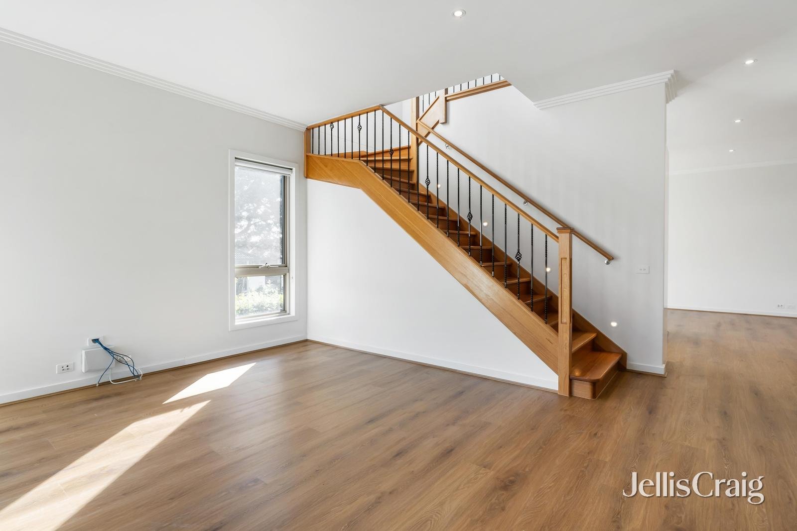 15 Fromhold Drive, Doncaster image 2