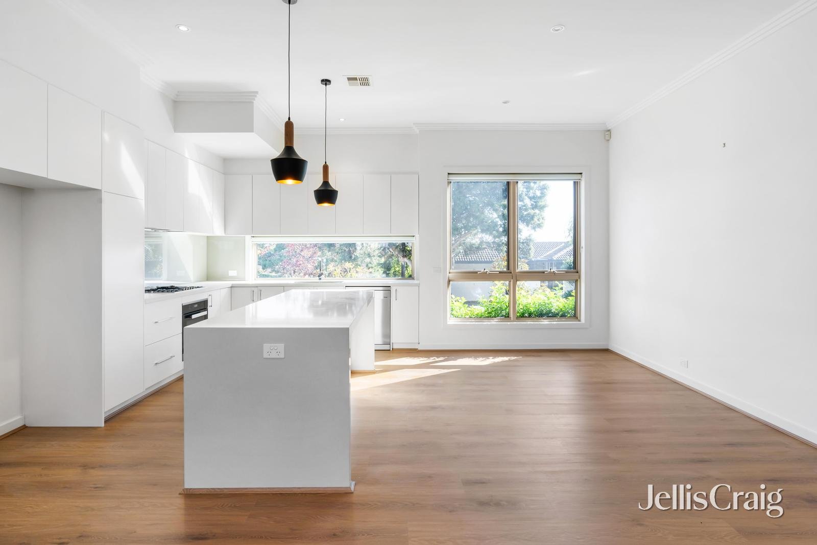 15 Fromhold Drive, Doncaster image 4