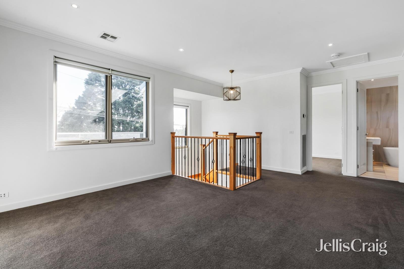 15 Fromhold Drive, Doncaster image 6