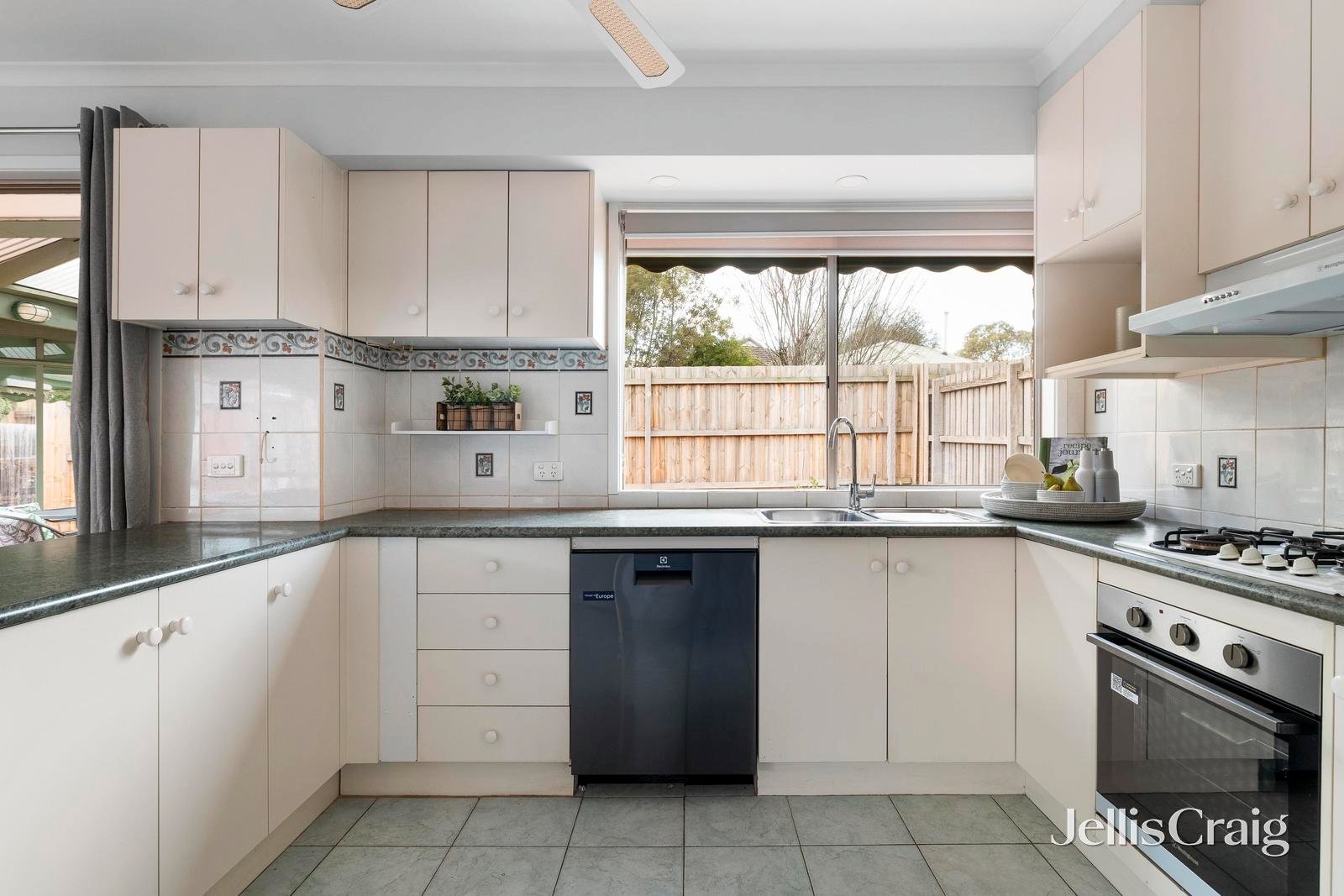 15 Gallery Gate Road, Yallambie image 4