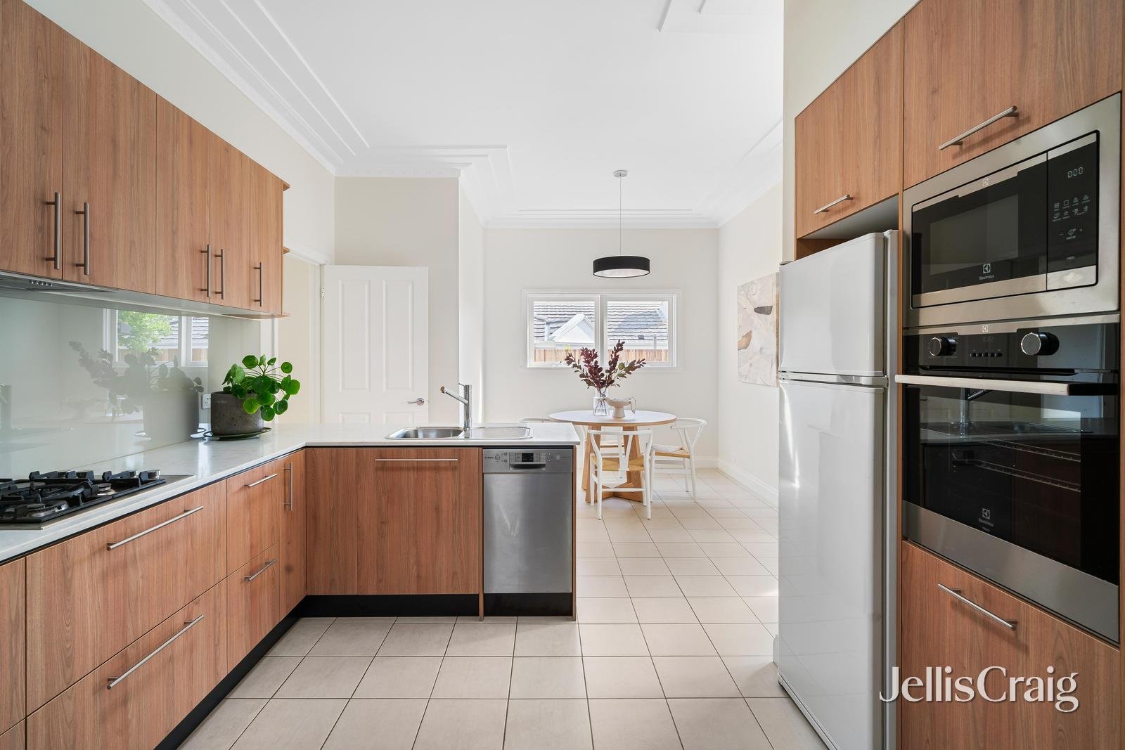 1/5 Gavan Street, Camberwell image 5