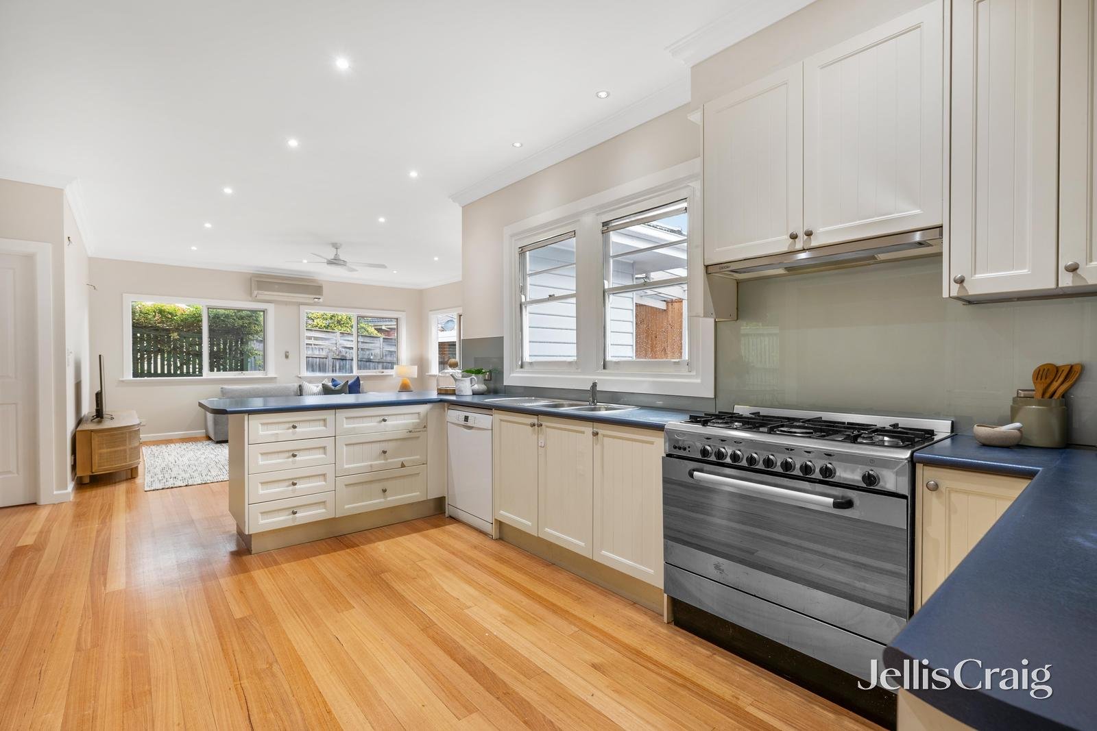 1/5 Gee Court, Nunawading image 5