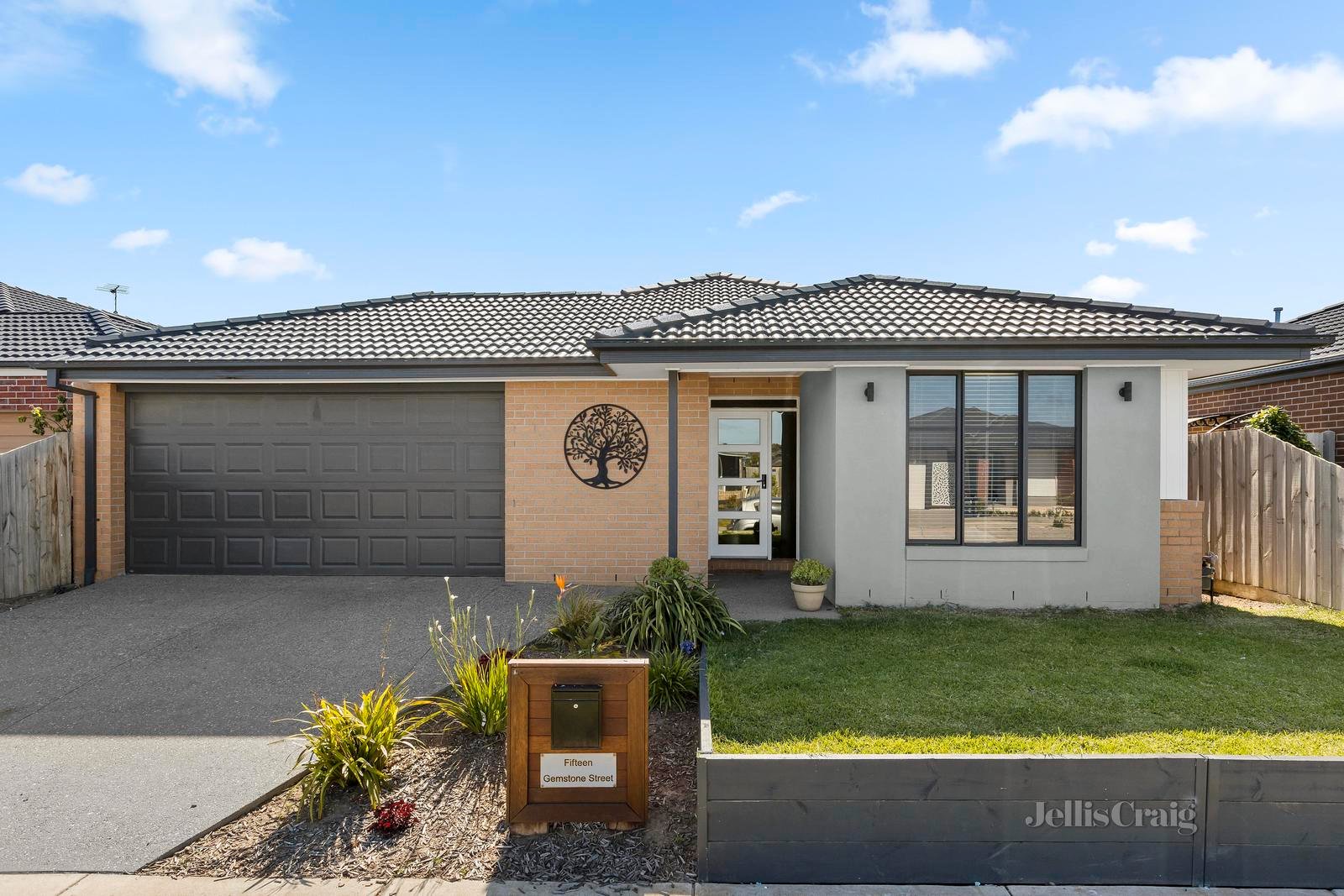 15 Gemstone Street, St Leonards image 1