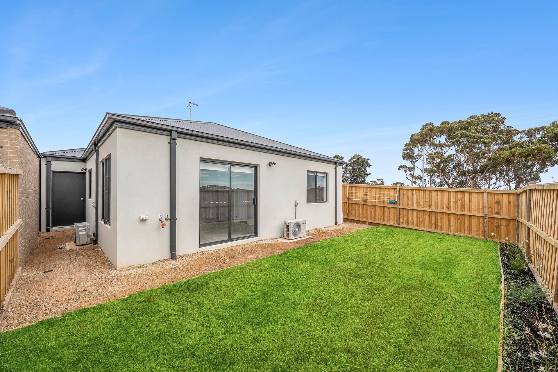 15 Geometry Drive, Charlemont image 8