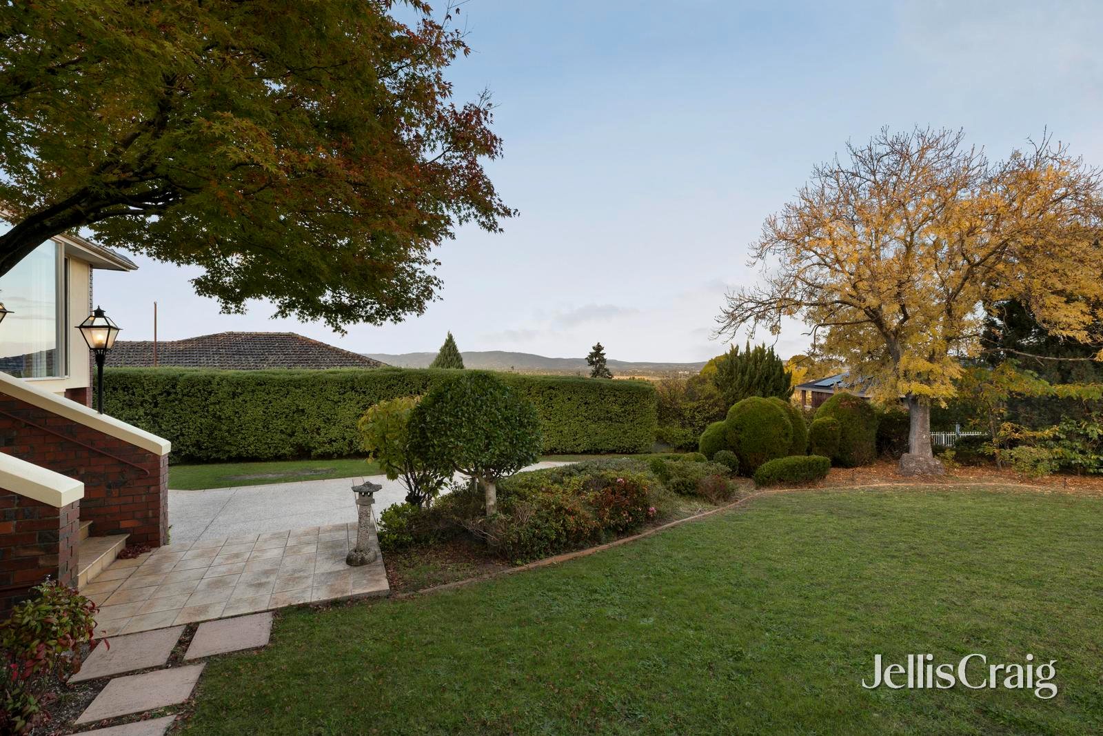 15 Gwingana Crescent, Glen&nbsp;Waverley image 3