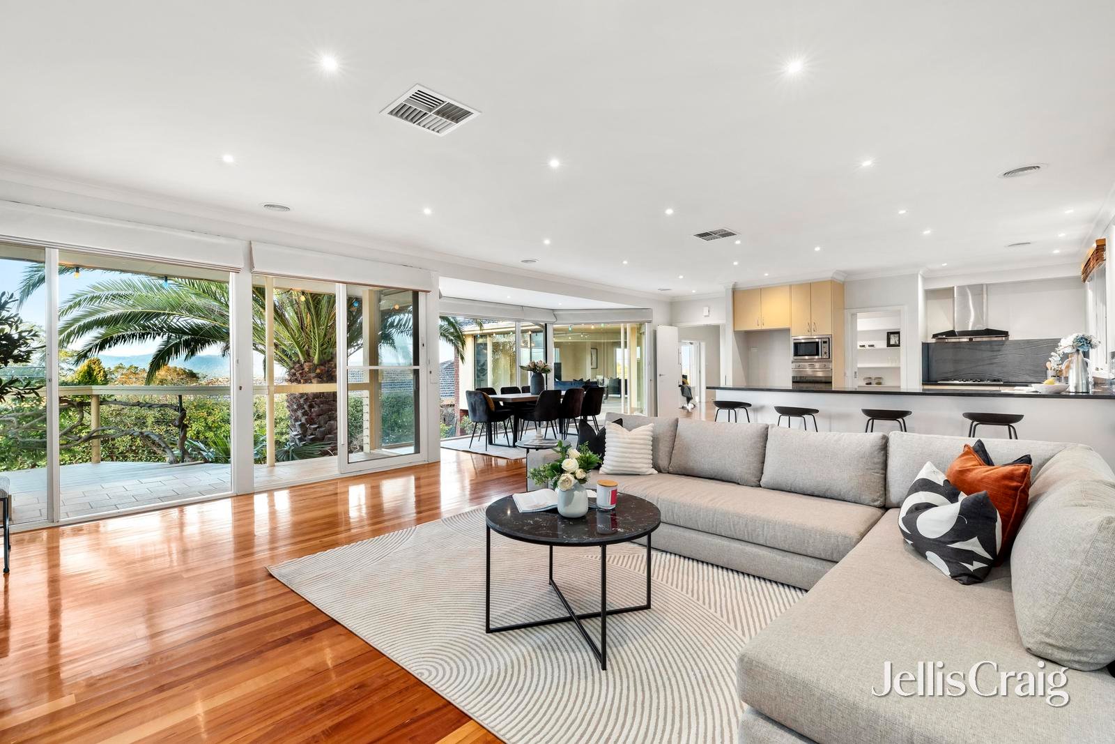 15 Gwingana Crescent, Glen&nbsp;Waverley image 5