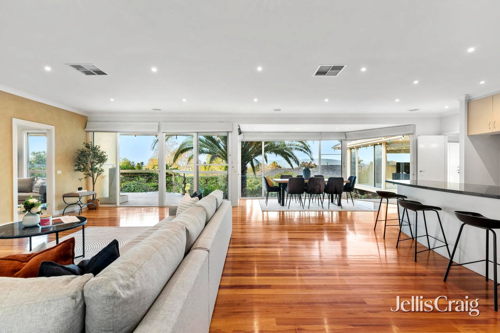 15 Gwingana Crescent, Glen&nbsp;Waverley image 6