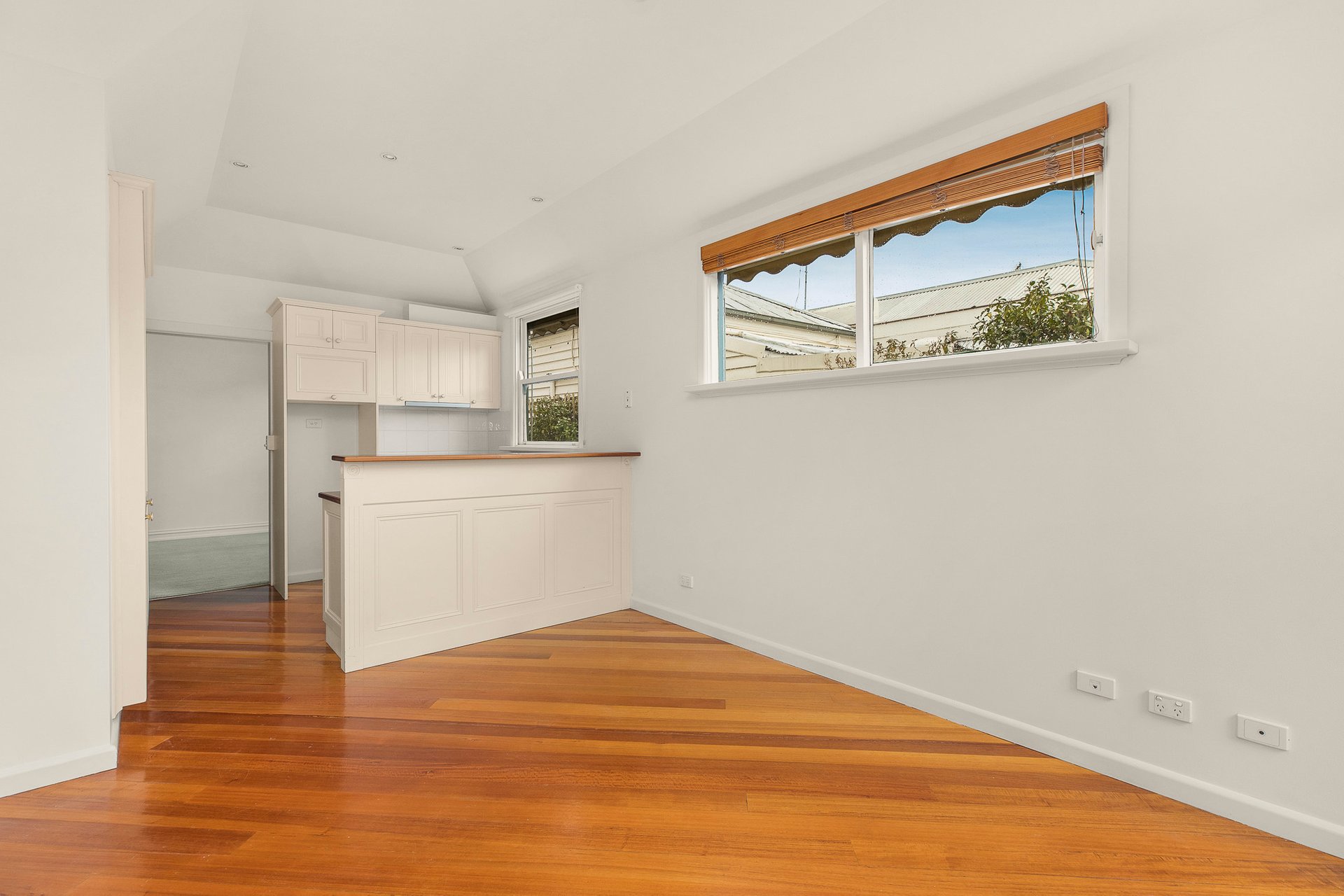 Property Gallery Thumbnail 5