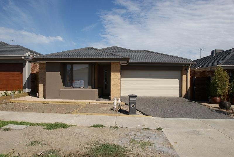 15 Hartland Drive, Cranbourne North VIC 3977