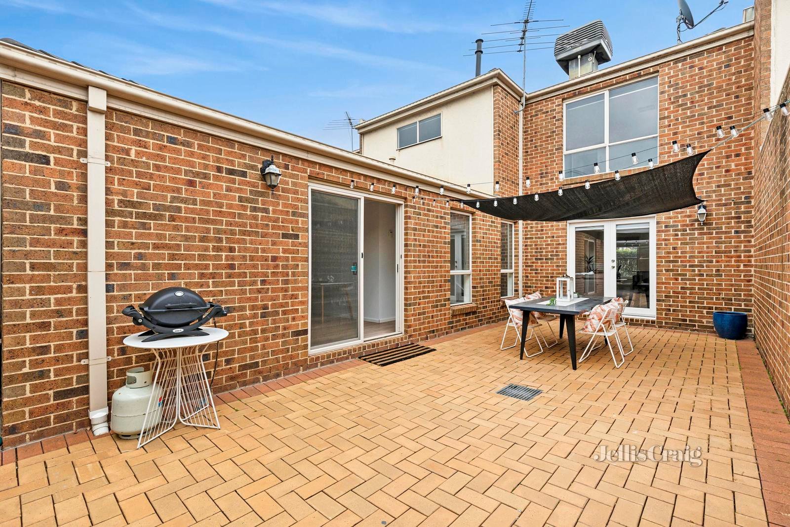 15 Hopkins Street, South Geelong image 5