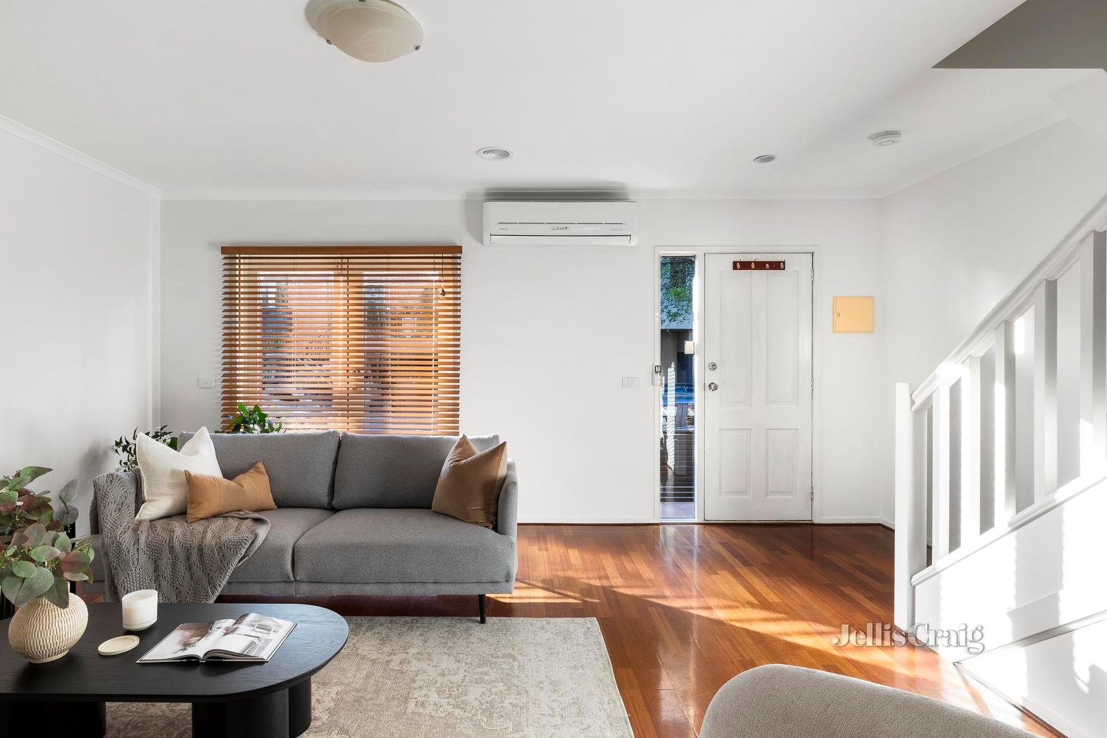 15 Howlett Street, Kensington image 2