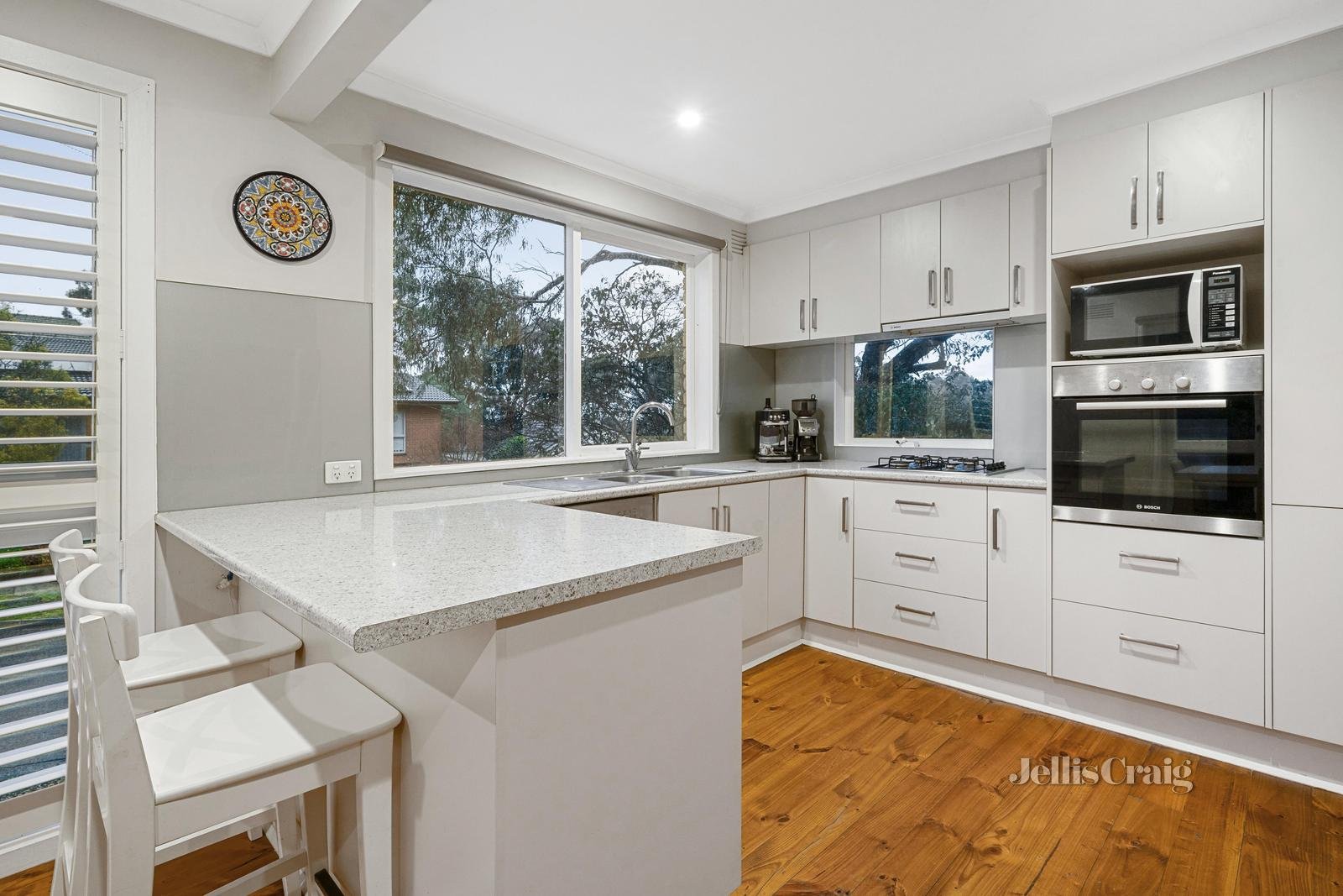 15 Ironbark Road, Diamond Creek image 2