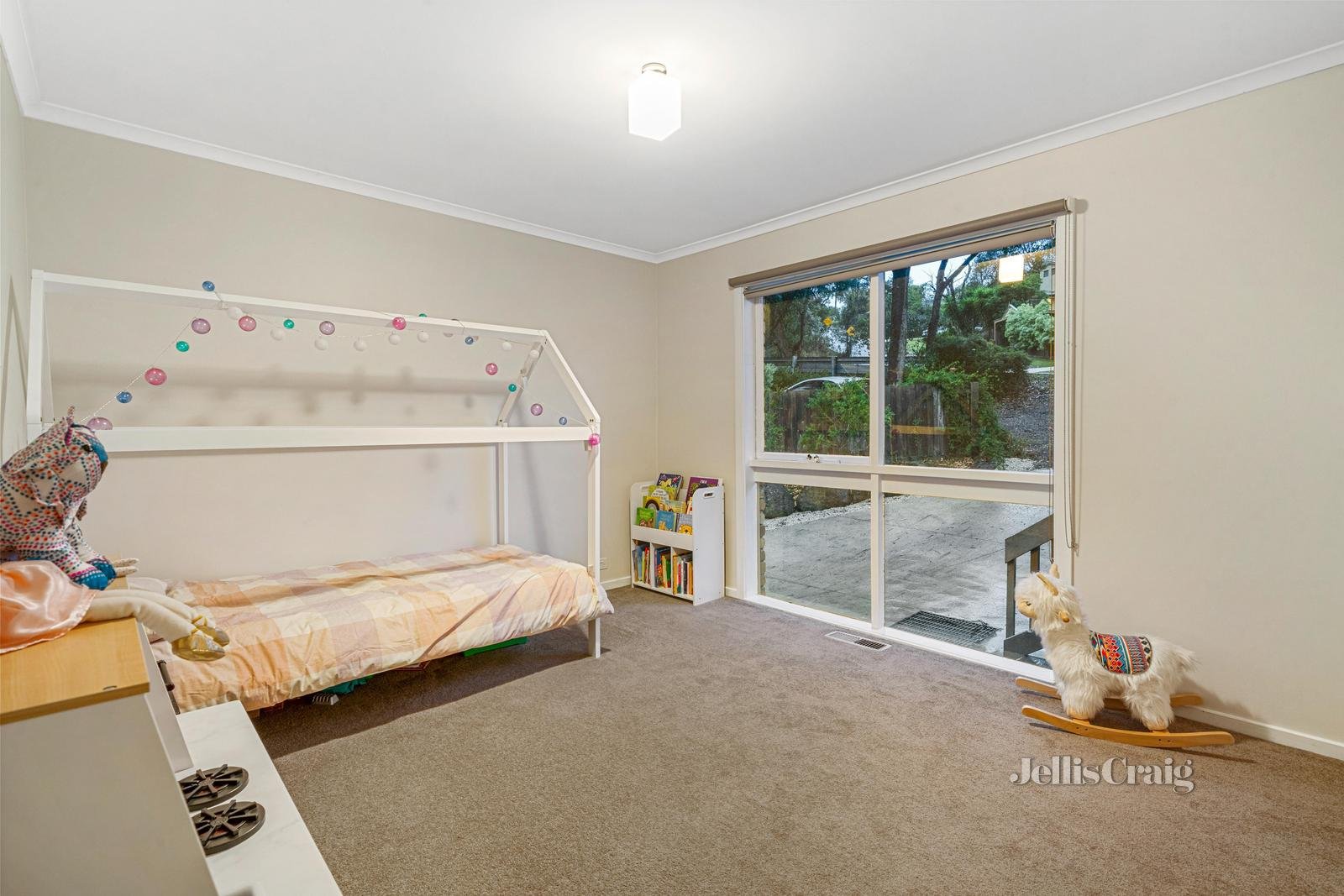 15 Ironbark Road, Diamond Creek image 8