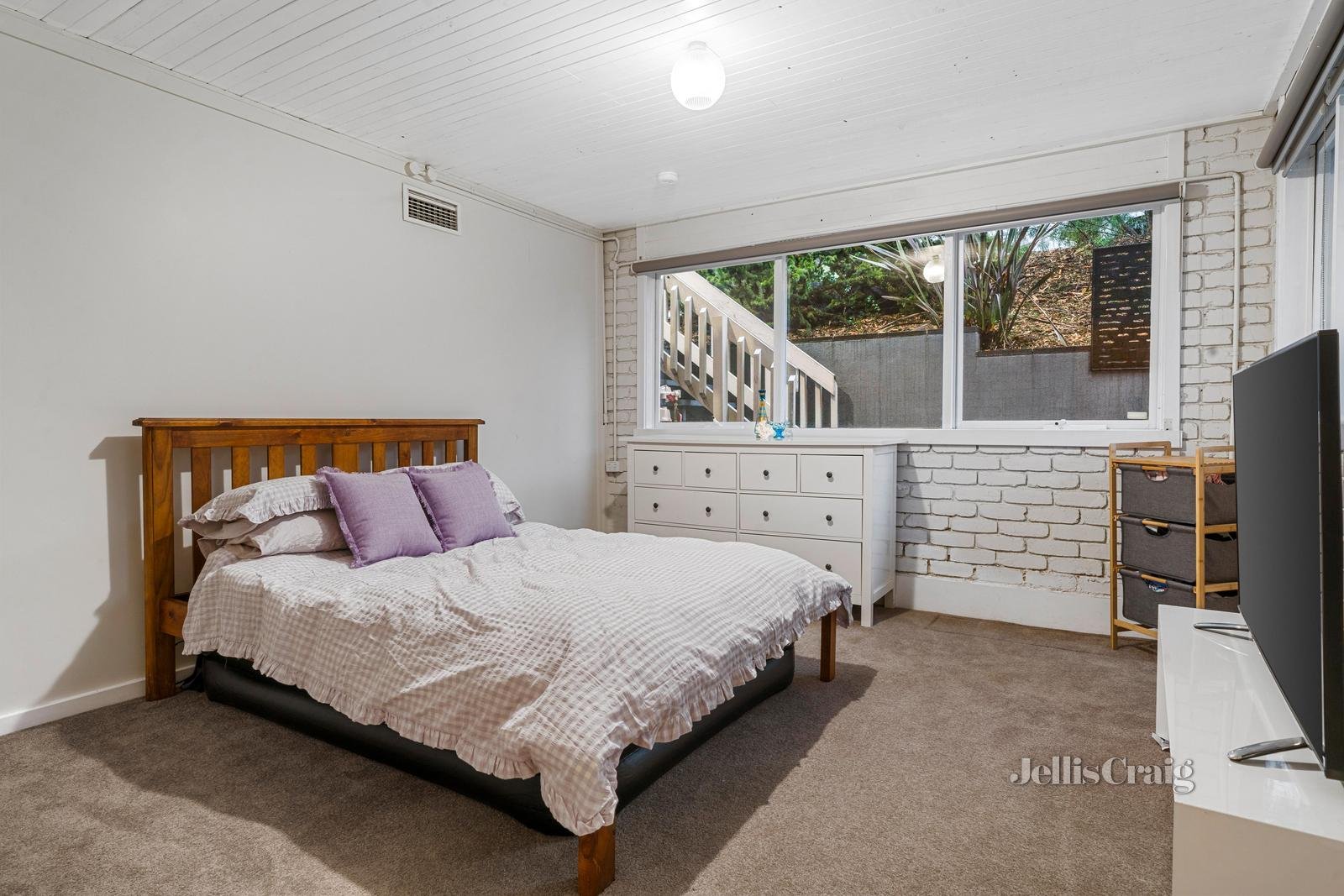 15 Ironbark Road, Diamond Creek image 9
