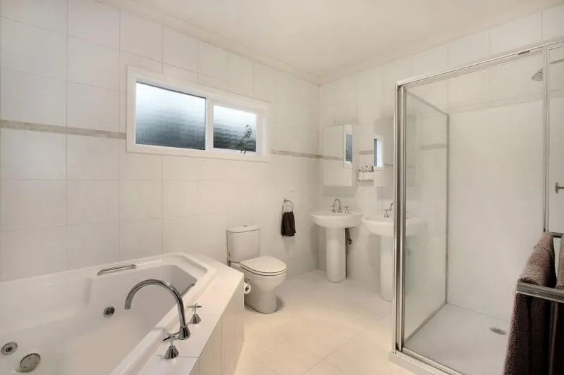 15 James Road, Croydon image 6