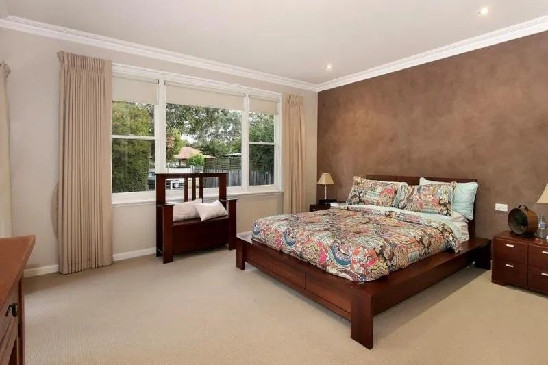 15 James Road, Croydon image 5