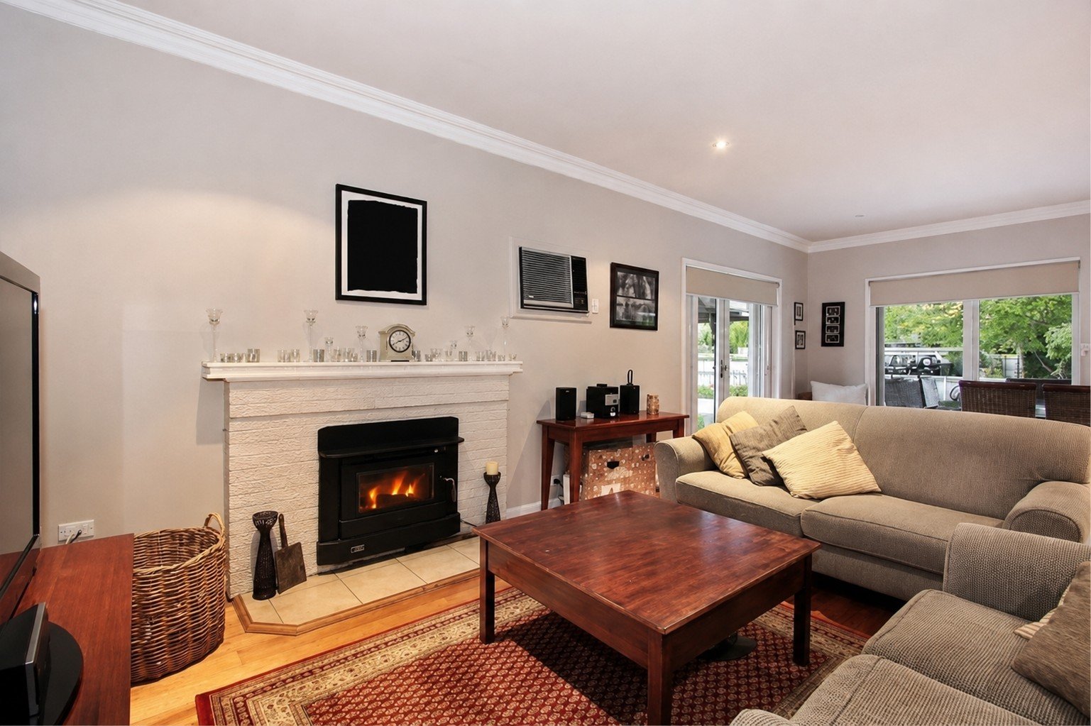 15 James Road, Croydon image 2