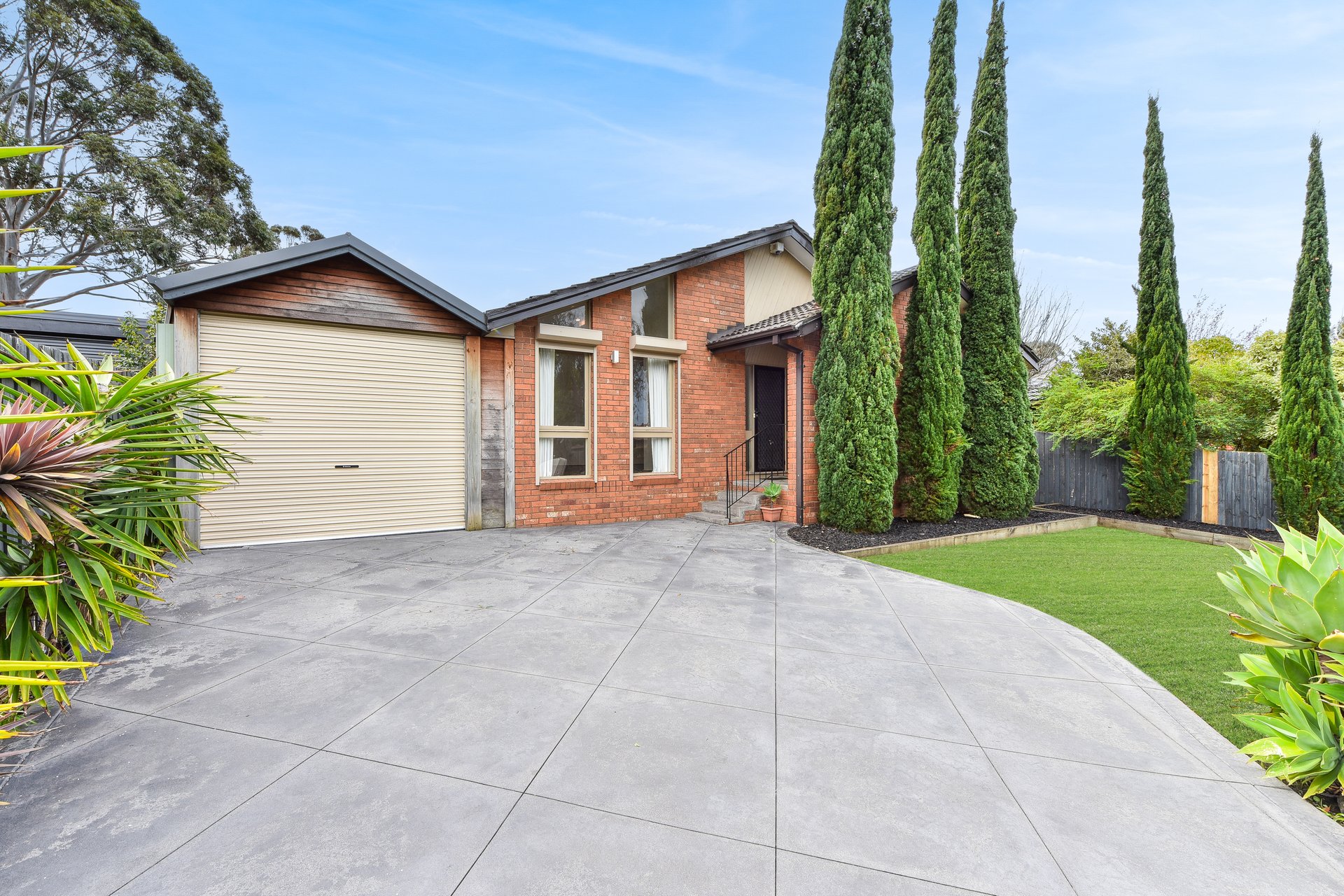 15 Jolimont Avenue, Mulgrave image 1