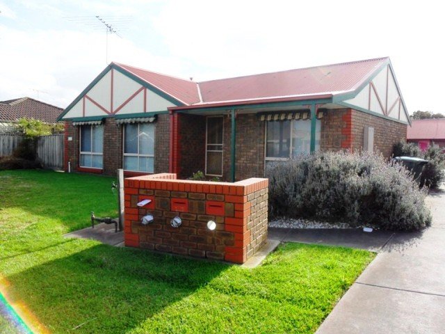 1/5 Kantara Crescent, Lara image 1