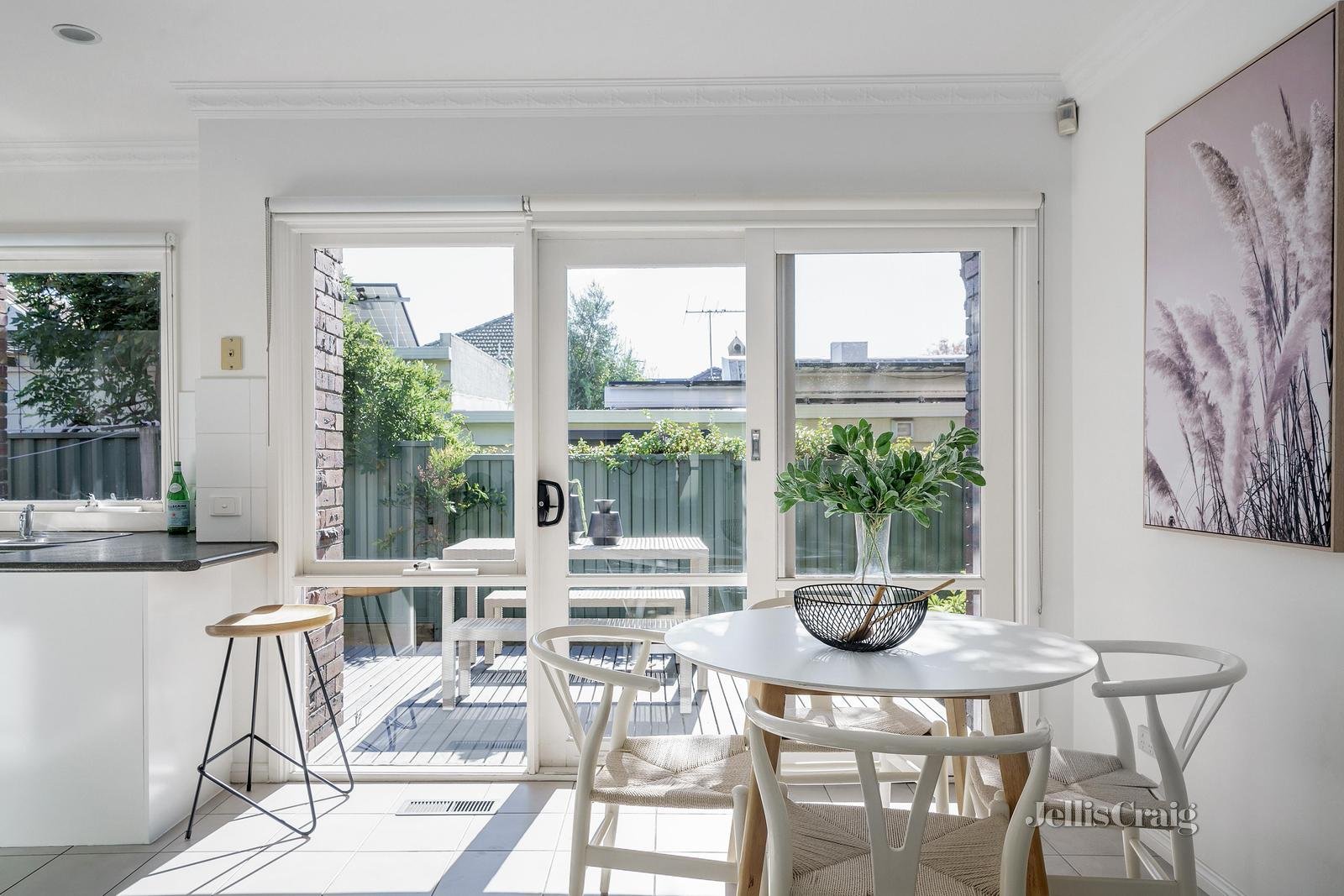 1/5 King Street, Balwyn image 3