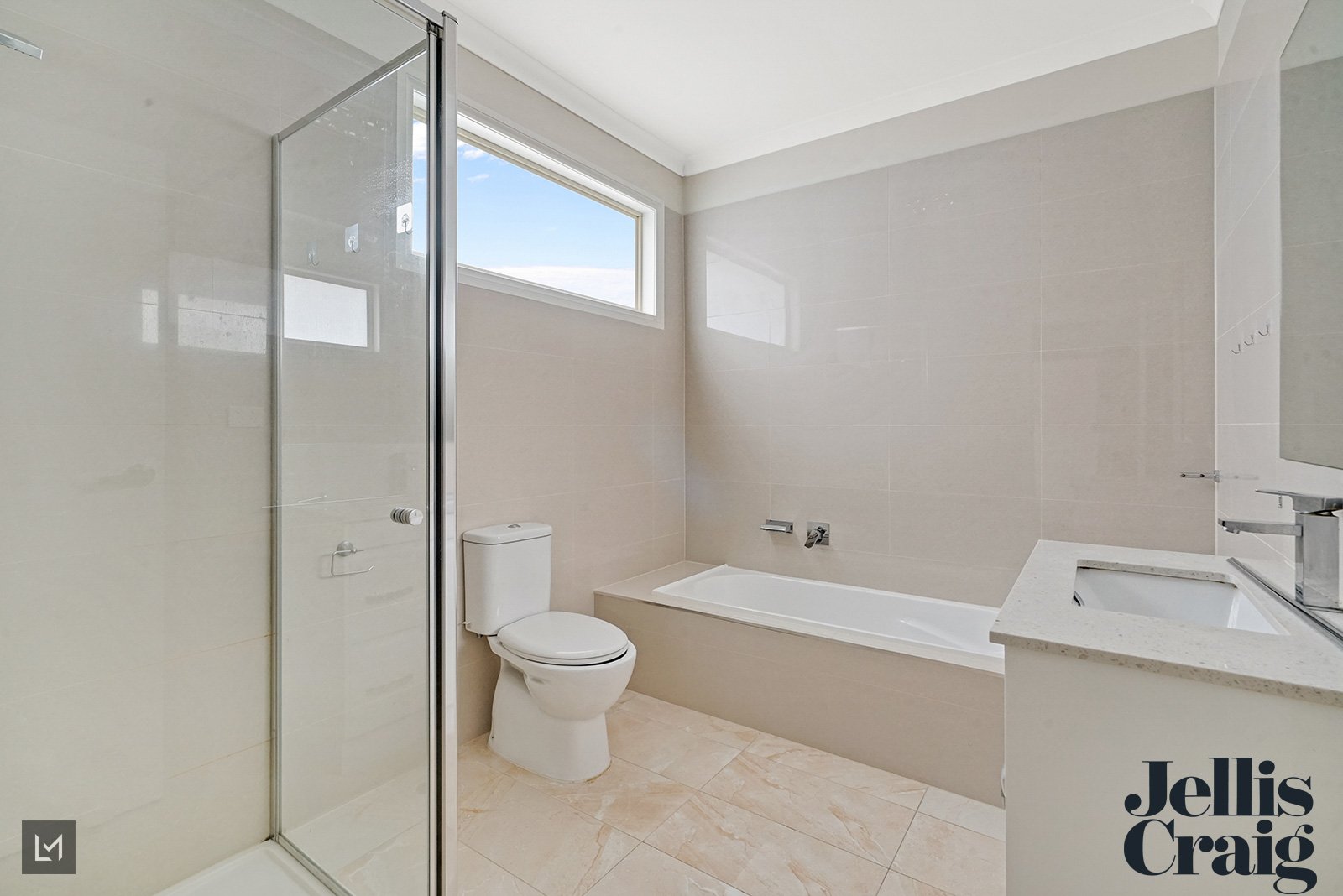 1/5 Kingsley Grove, Mount Waverley image 5