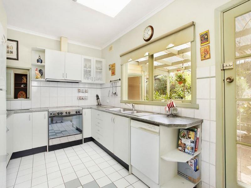 15 Kneale Drive, Box Hill North image 3