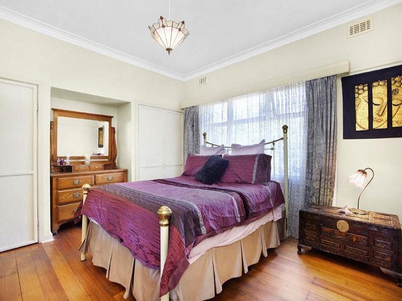 15 Kneale Drive, Box Hill North image 4