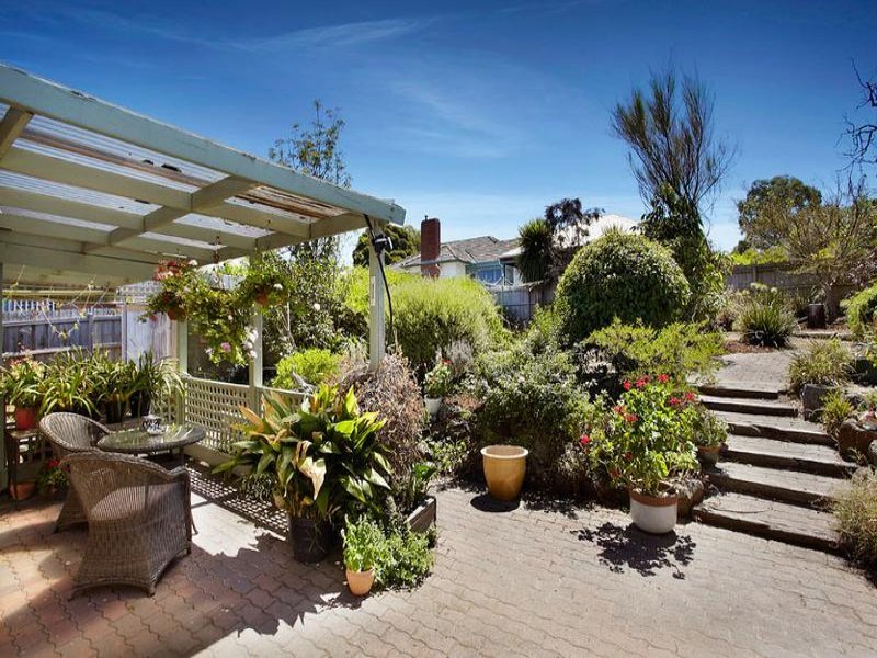 15 Kneale Drive, Box Hill North image 5