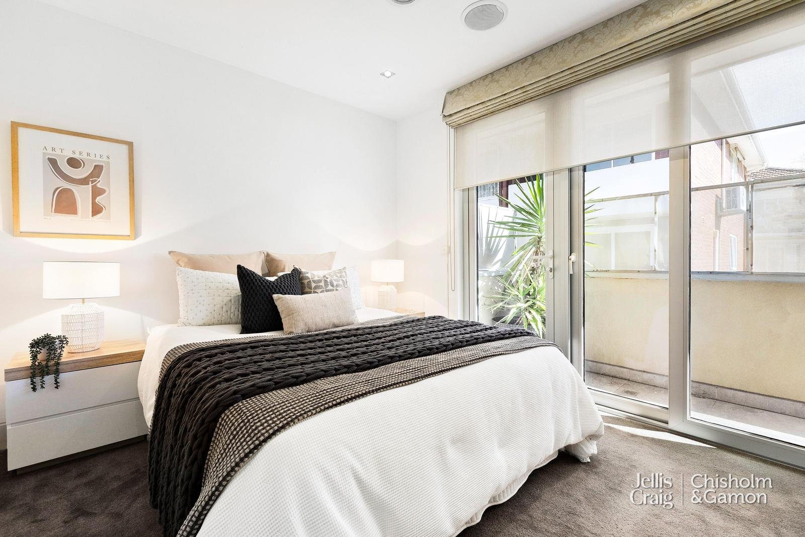 1/5 Knight Street, Elwood image 8