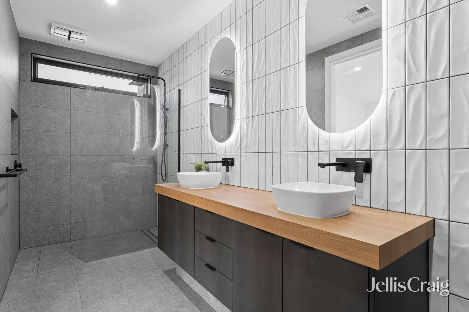 15 Landale Avenue, Mount&nbsp;Clear image 8