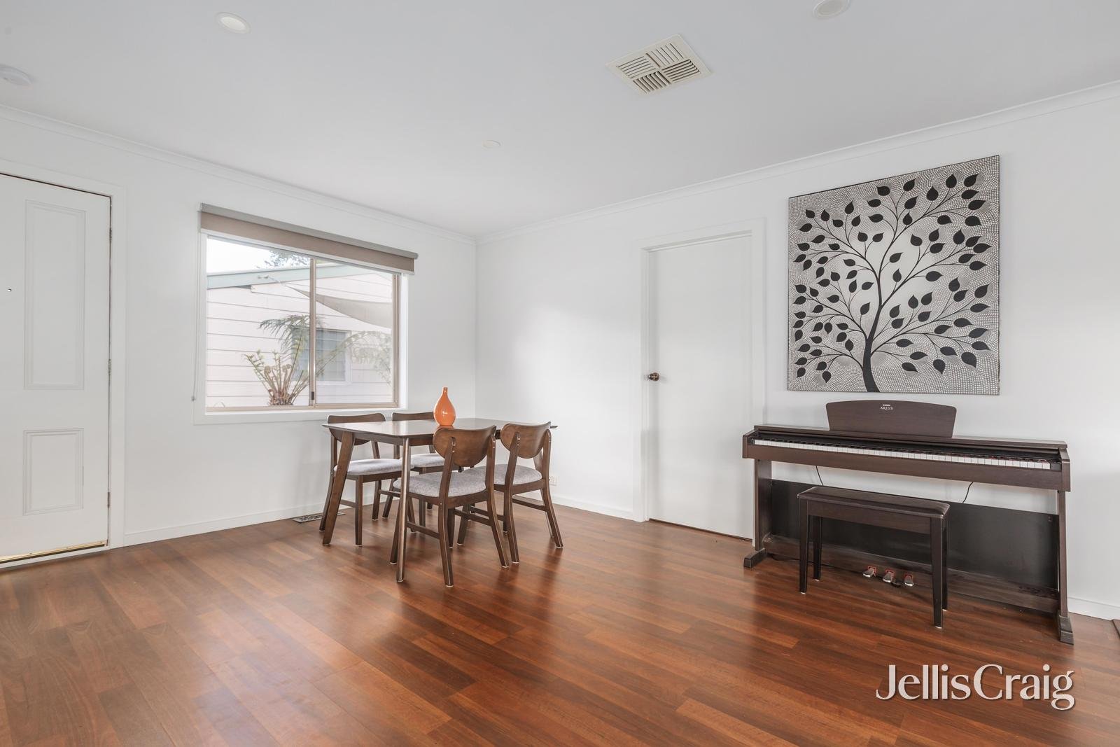 15 Law Street, Briar Hill image 6