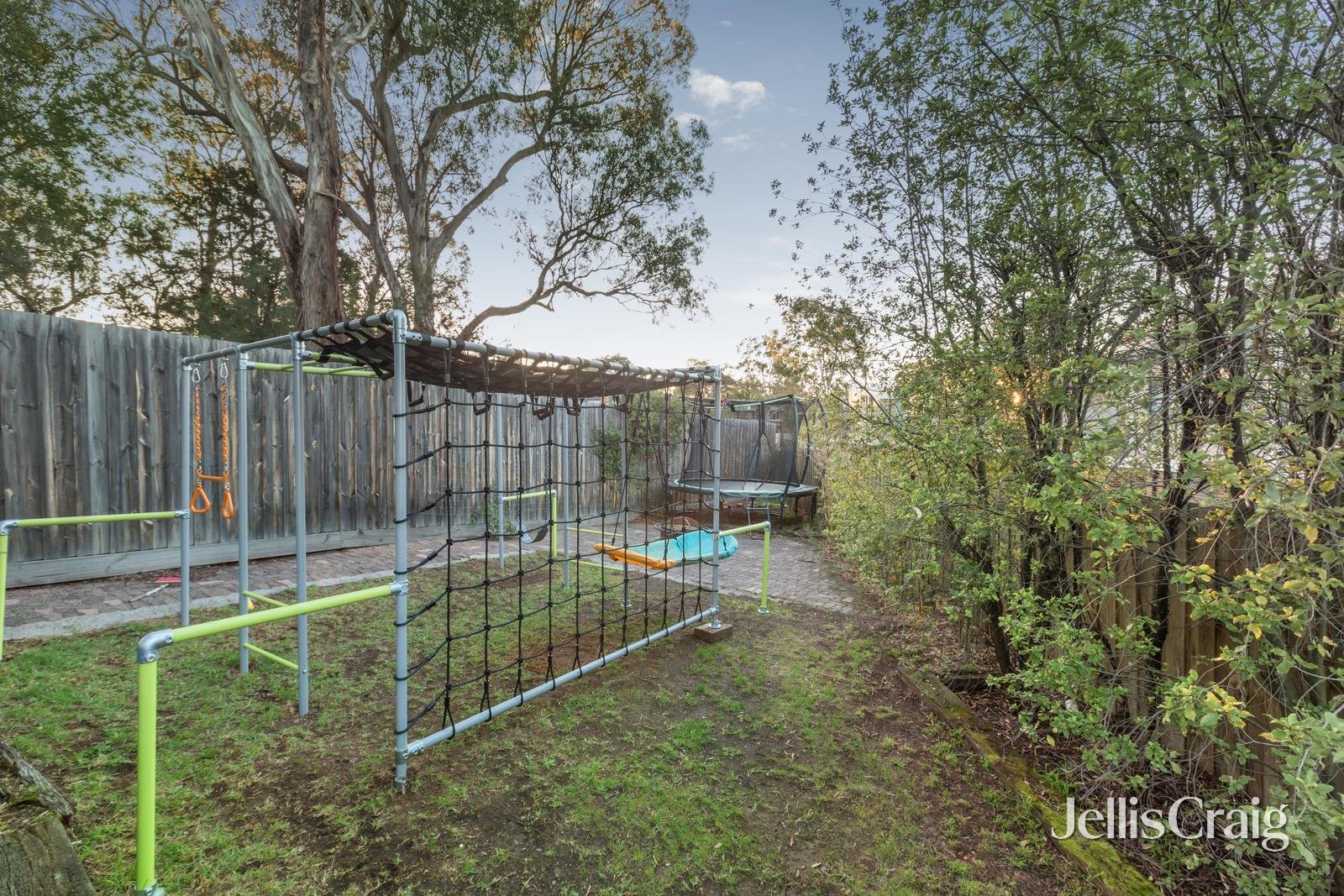15 Law Street, Briar Hill image 14