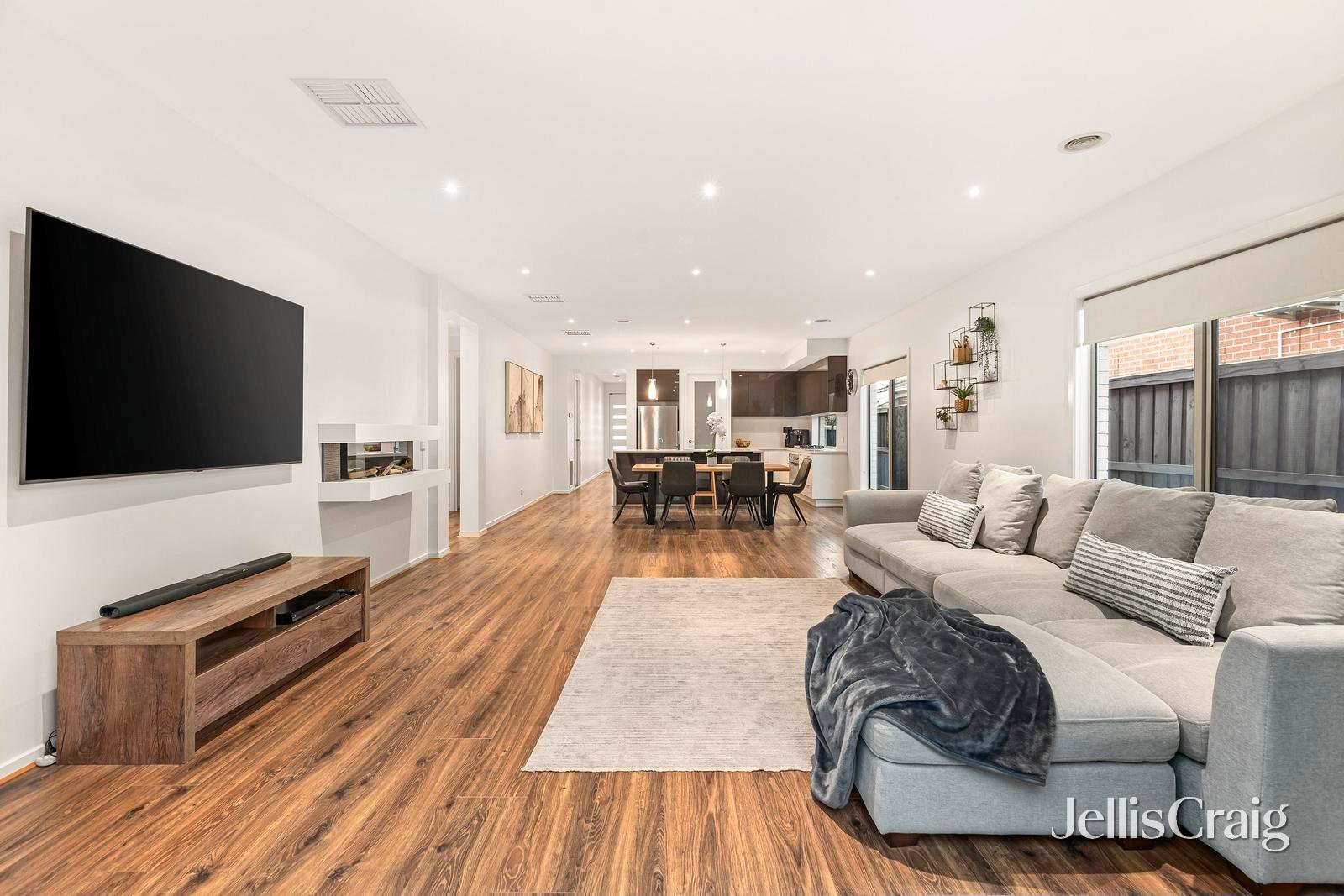 15 Le Grew Street, Croydon image 2