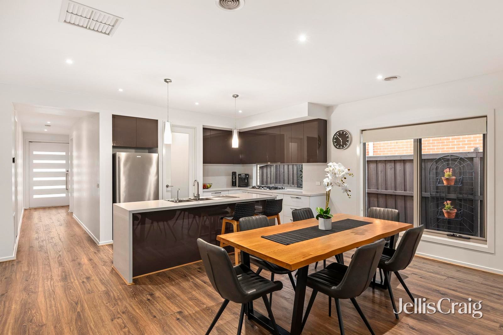 15 Le Grew Street, Croydon image 3