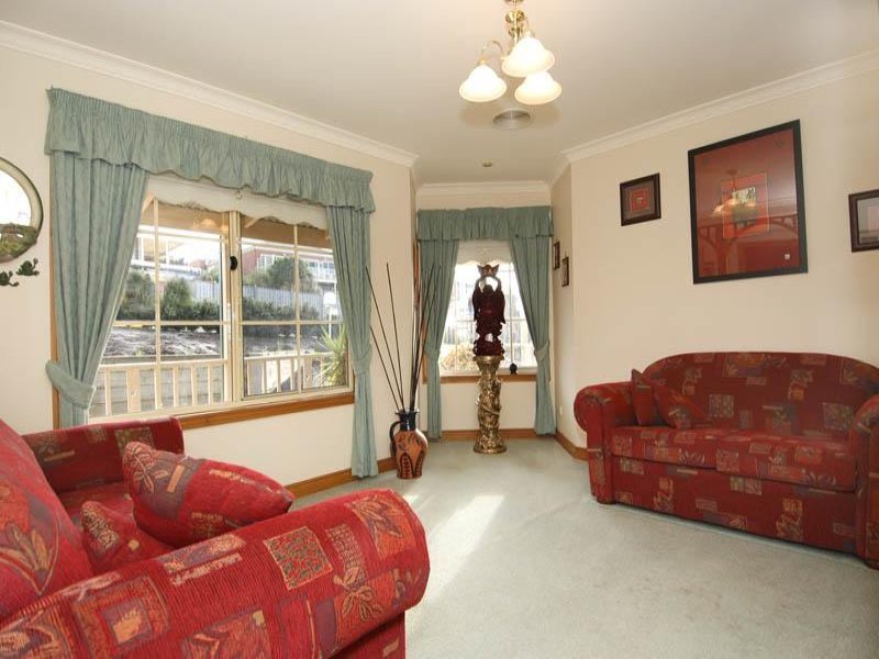 15 Leigh Road, Highton image 2