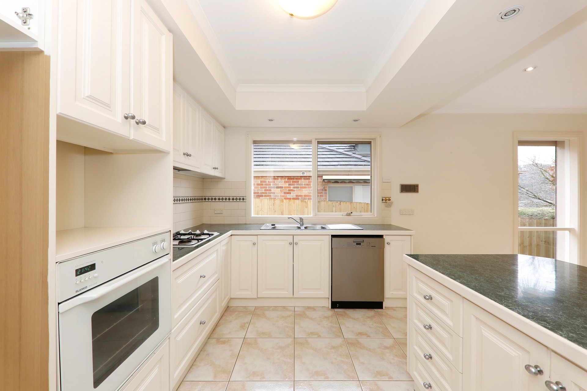 15 Leslie Street, Donvale image 3