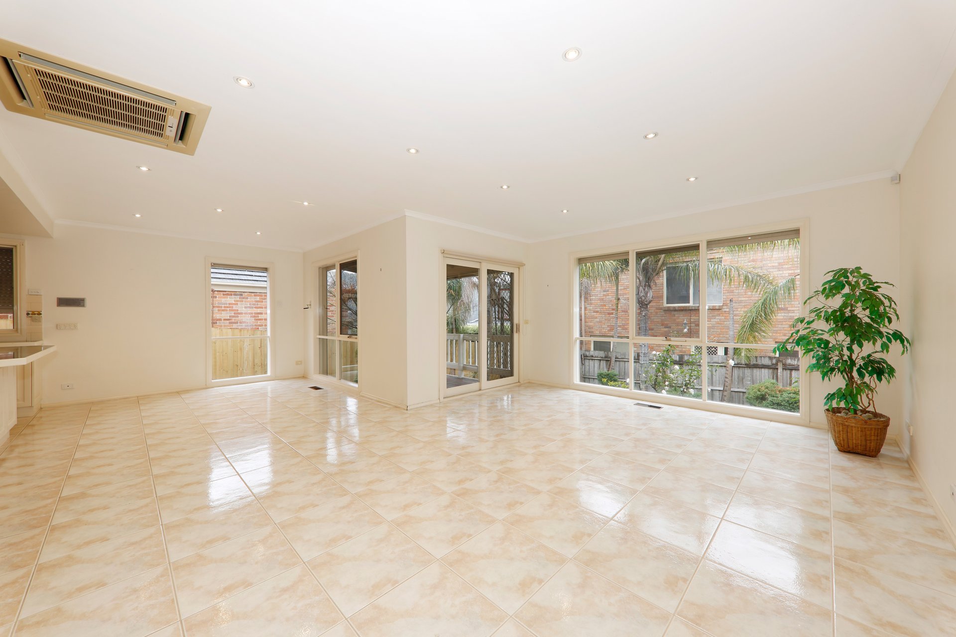 15 Leslie Street, Donvale image 4