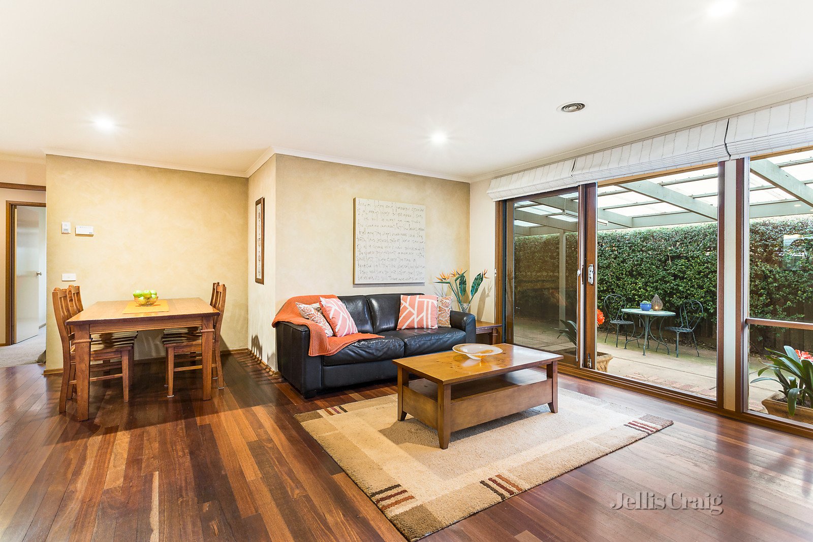 15 Liat Way, Greensborough image 2