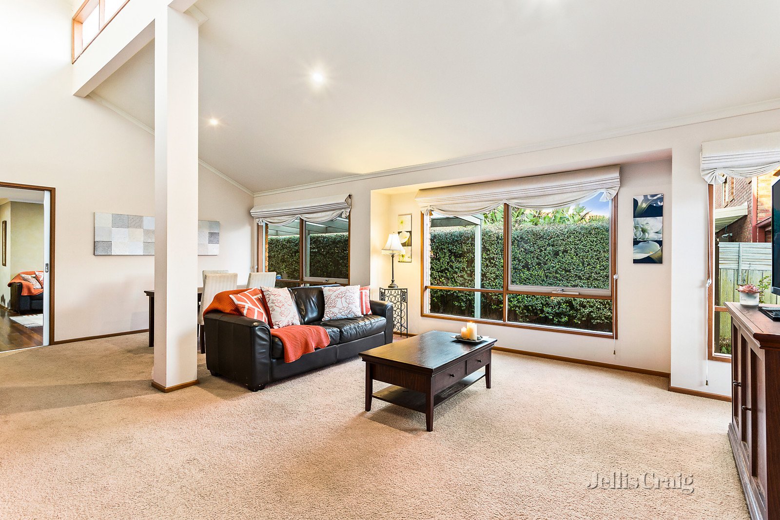 15 Liat Way, Greensborough image 6