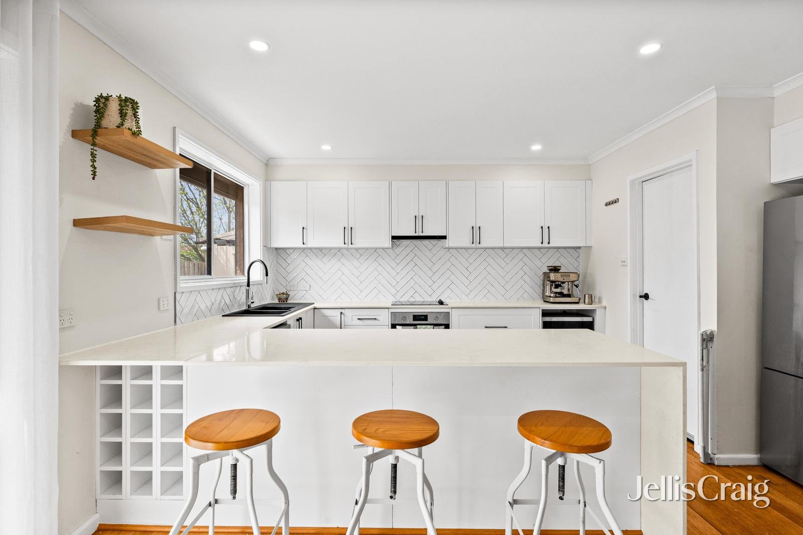 15 Linden Street, Altona&nbsp;Meadows image 2